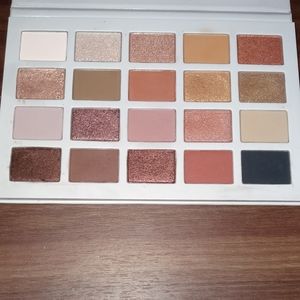 Channel Surfing palette by Morphe x Madison Beer